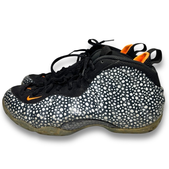 nike foamposite size 9.5